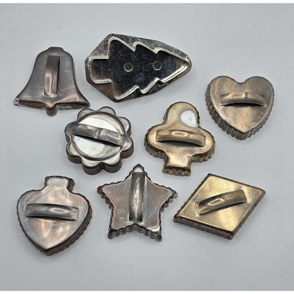 Vtg Lot Cookies Cutters Handles Metal Tree Bell Heart Spade Diamond